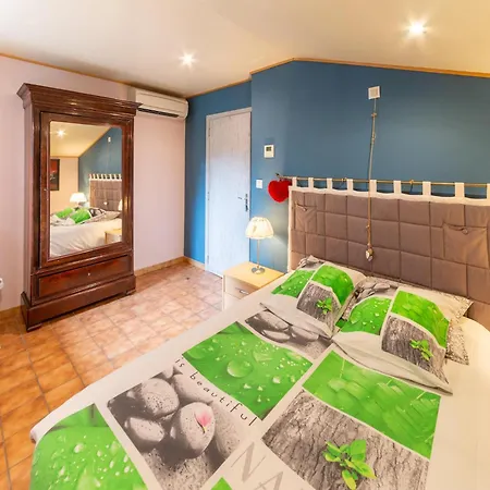 - Entre Gaume Et Ardenne, Cleaning Included フロロンヴィル